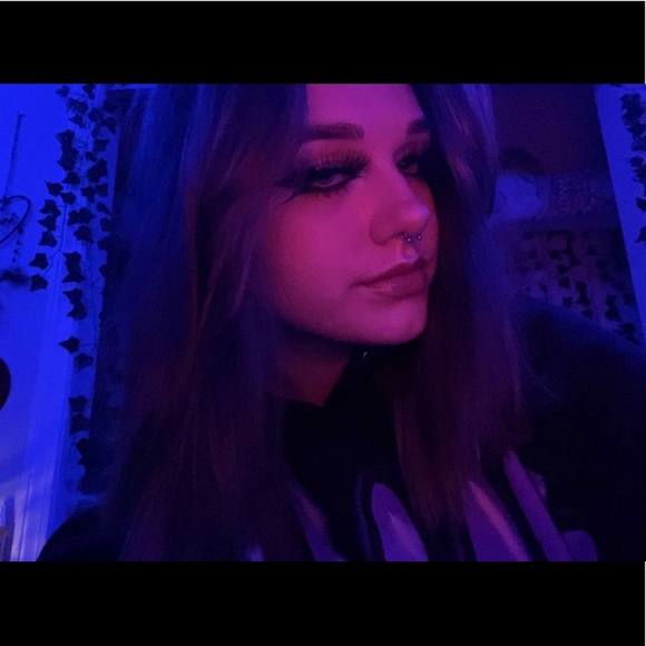 Meet your Posher, Hailey - Picture 1 of 1